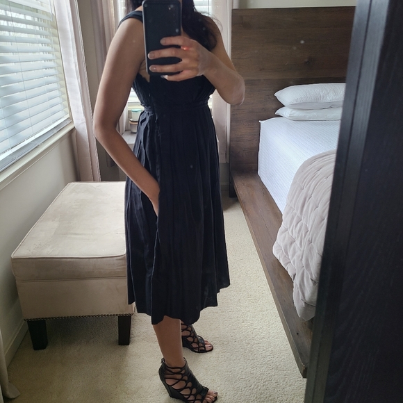 Gap Sleeveless Dress - Picture 3 of 3